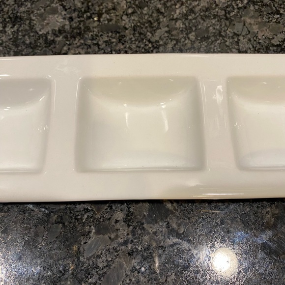 New Crate & Barrel Sauce/Dip Tray - Picture 3 of 4